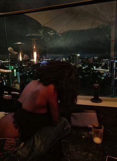 MEELZ MIDNIGHT EXCLUSIVE - Acompañante in Noida Photo 5 of 6