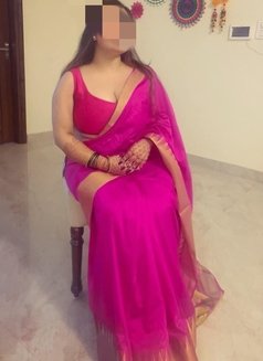 Bhabhi cam - puta in Mumbai Photo 2 of 2