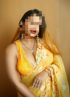 Independent Bhabhi - puta in Noida Photo 2 of 2