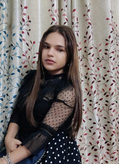 Meena - Transsexual escort in Mumbai Photo 3 of 5