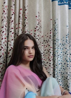 Meena - Transsexual escort in Mumbai Photo 4 of 5