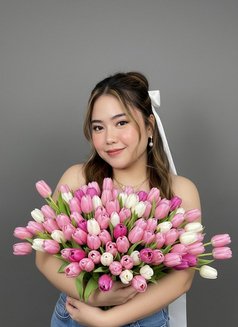 Meena - escort in Dubai Photo 4 of 5