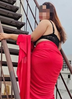 Milf for cam - puta in Bangalore Photo 1 of 2