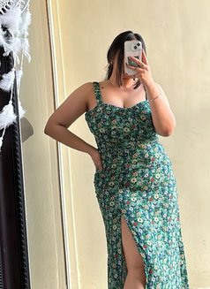 Bhabhi cam - escort in Bangalore Photo 1 of 2