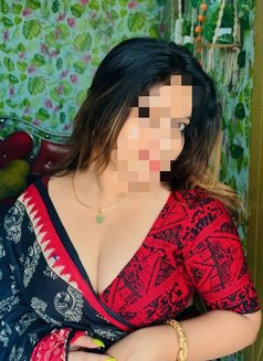 Bhabhi cam - escort in Bangalore Photo 1 of 2
