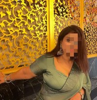 Meena - puta in Mumbai