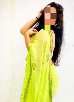 Cam bhabhi - puta in Mumbai Photo 2 of 2