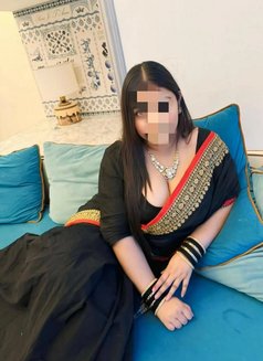 Cam bhabhi - puta in Bangalore Photo 1 of 2