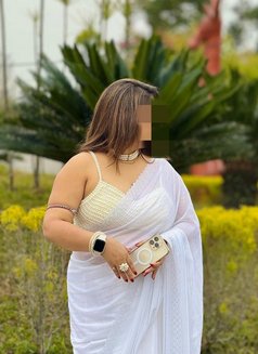 Hot Bhabhi for cam - escort in Gurgaon Photo 2 of 2