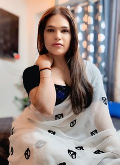 Meena - Transsexual escort in Mumbai Photo 8 of 13
