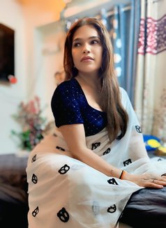 Meena - Transsexual escort in Mumbai Photo 9 of 13