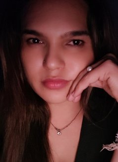 Meena - Transsexual escort in Mumbai Photo 12 of 13