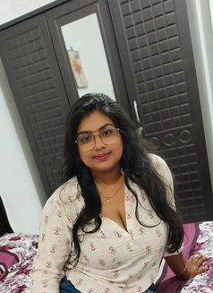 Meena Malayali Private Abu Dhabi - escort in Abu Dhabi Photo 3 of 4