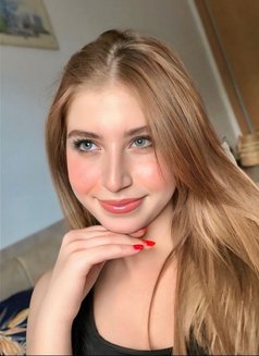 Meenakshi - escort in Kathmandu Photo 2 of 4