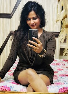 Meenakshi - escort in Bangalore Photo 2 of 2