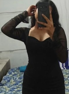 Meenal - escort in New Delhi Photo 1 of 3