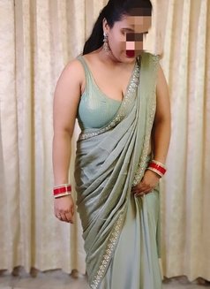 Bhabhi for cam - escort in New Delhi Photo 1 of 2