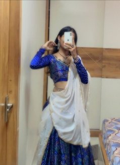 Meenu - puta in Hyderabad Photo 2 of 2