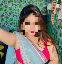 Meenu - escort in New Delhi