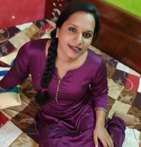Meenu - Acompañantes transexual in Chennai