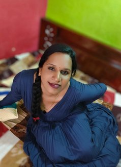 Meenu - Transsexual escort in Chennai Photo 3 of 7
