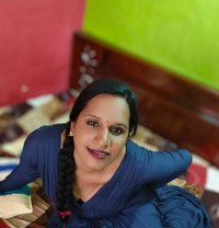 Meenu - Acompañantes transexual in Chennai