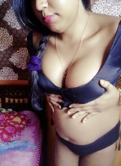 Meenu - Transsexual escort in Chennai Photo 16 of 16