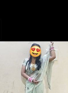 Meenu - escort in Noida Photo 4 of 9