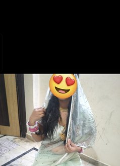 Meenu - escort in Noida Photo 6 of 9