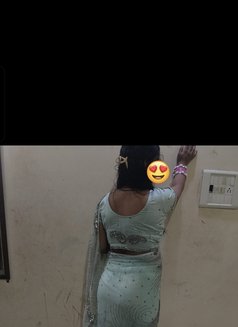 Meenu - escort in Noida Photo 7 of 9