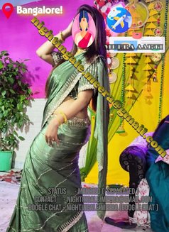 Meera Aarti - puta in Bangalore Photo 5 of 5