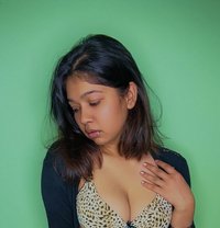 Meera Agarwal - puta in Gurgaon
