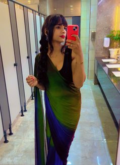 Meera - Transsexual escort in New Delhi Photo 3 of 3