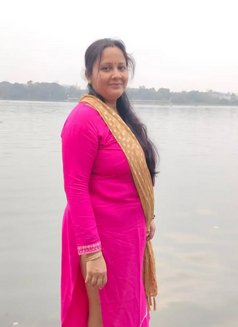 Meera - escort in Dubai Photo 2 of 2