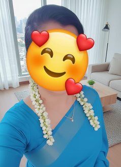 Meera - escort in Coimbatore Photo 4 of 7
