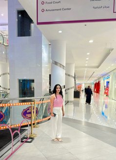 Meera Indian - puta in Muscat Photo 2 of 3