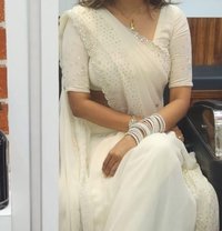 Meera Kapoor - escort in Pune