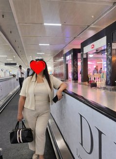 Meera - read profile before DM - escort in New Delhi Photo 3 of 4