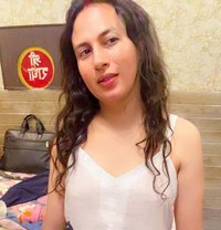 Meera Singh for Online Services - Acompañantes transexual in Dubai