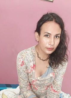 Meera Singh for Online Services - Transsexual escort in Dubai Photo 13 of 13
