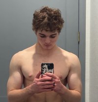 Meet 18 Year Old Keiran Woods - Male escort in Tokyo