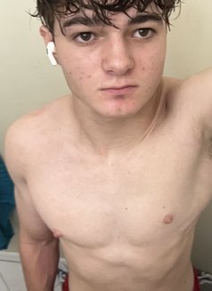 Meet 18 Year Old Keiran Woods - Acompañantes masculino in Tokyo Photo 4 of 4