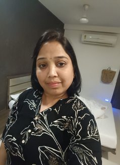 Meet & Cam - escort in Kolkata Photo 2 of 3