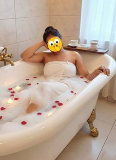 Meet & Cam session available 🦋 - escort in Kolkata Photo 6 of 7