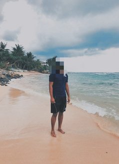 Meet Elegent - Male escort in Colombo Photo 3 of 3