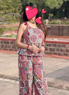 Meet & Exclusive Gfe Cam - puta in Chandigarh Photo 1 of 3