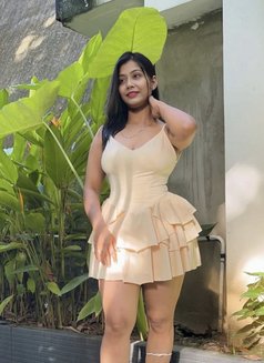 Meet - escort in Mumbai Photo 2 of 5