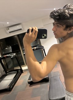 Meet - Acompañantes masculino in Mumbai Photo 3 of 3