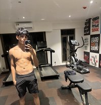 Meet - Male escort in Mumbai