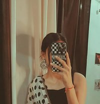 meet or cum avilable - escort in Indore